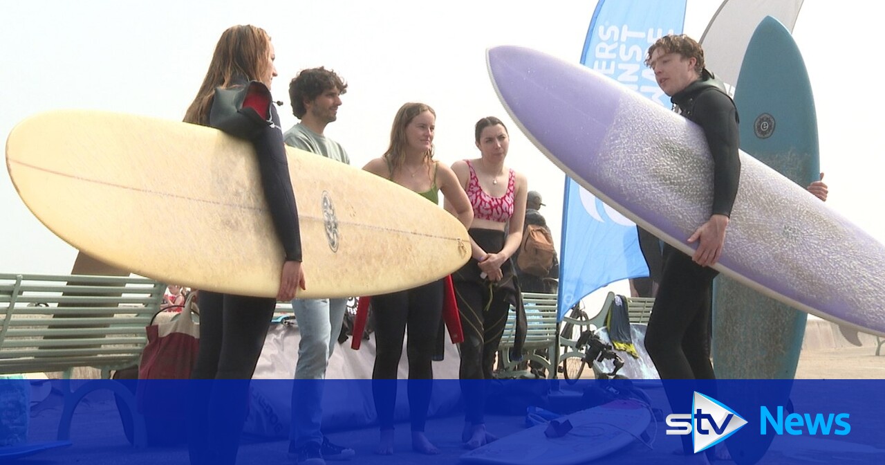 Protestors take to sea demanding end to sewage pollution 