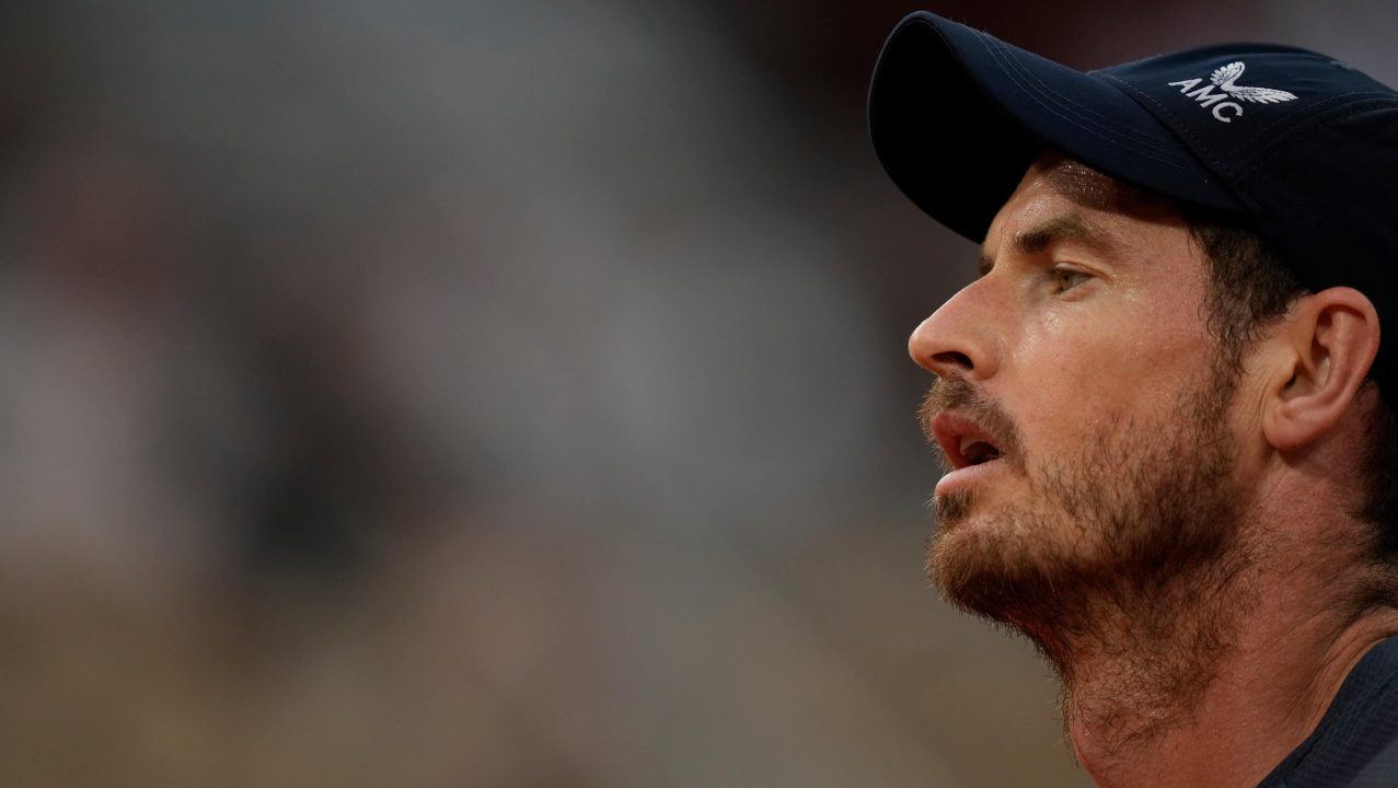 Andy Murray beaten by Stan Wawrinka in first round of French Open