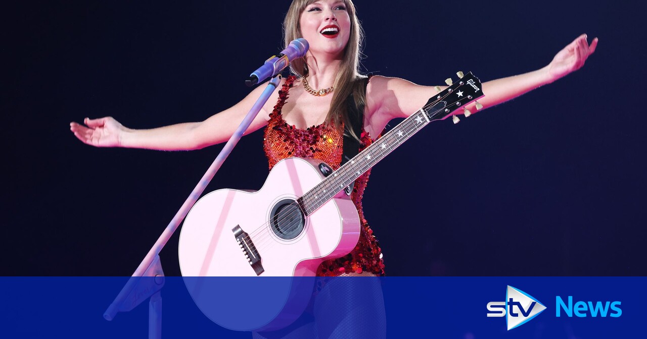 V&A recruits four Taylor Swift superfans as advisers to museum