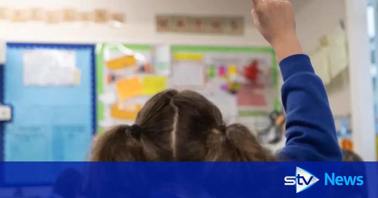 Teachers in Scotland vote unanimously to reject latest pay offer