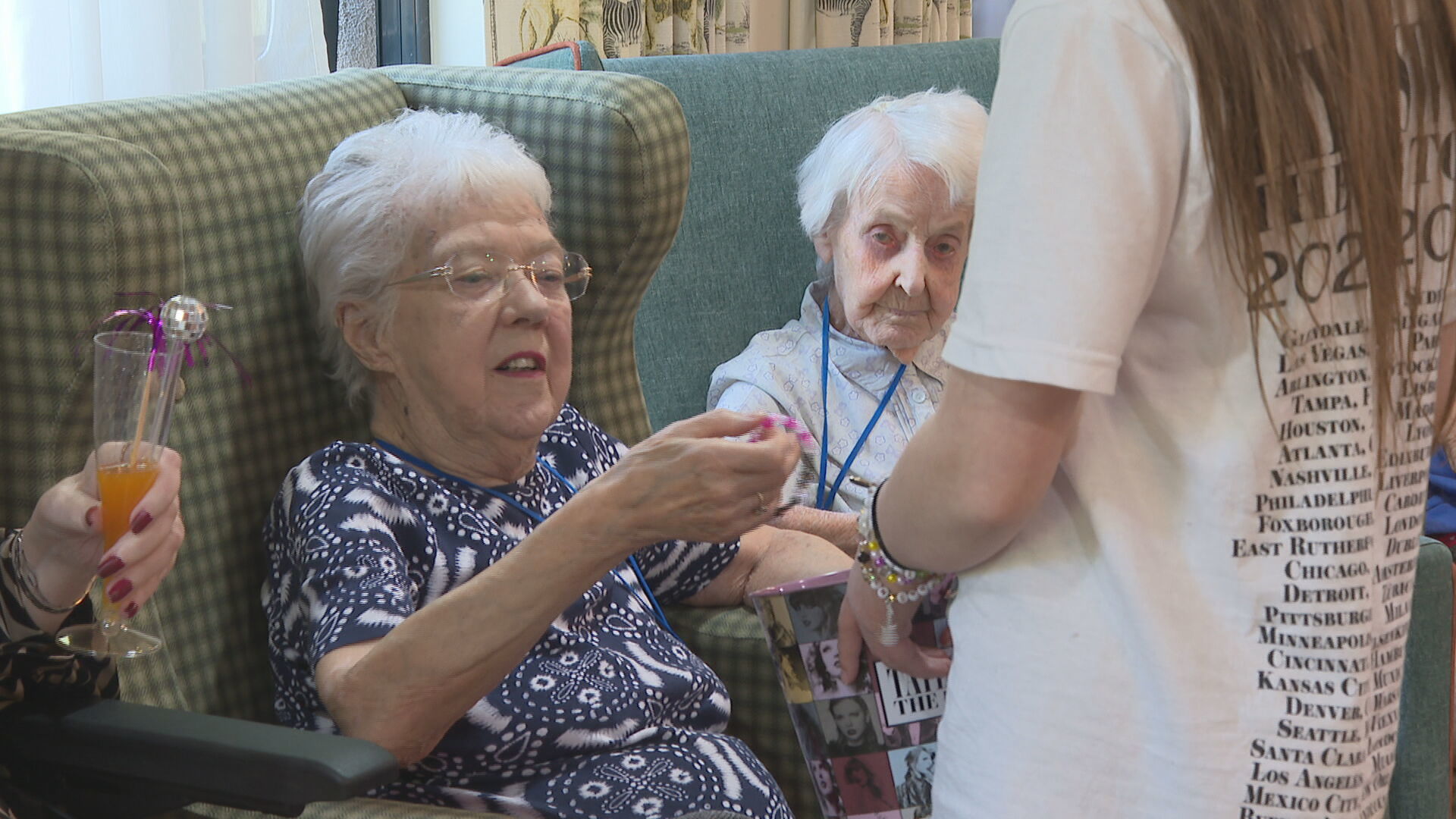 Devon hands out friendship bracelets at her great-grandmother's care home 