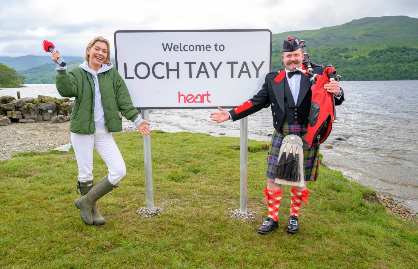 Loch Tay Tay sign unveiled