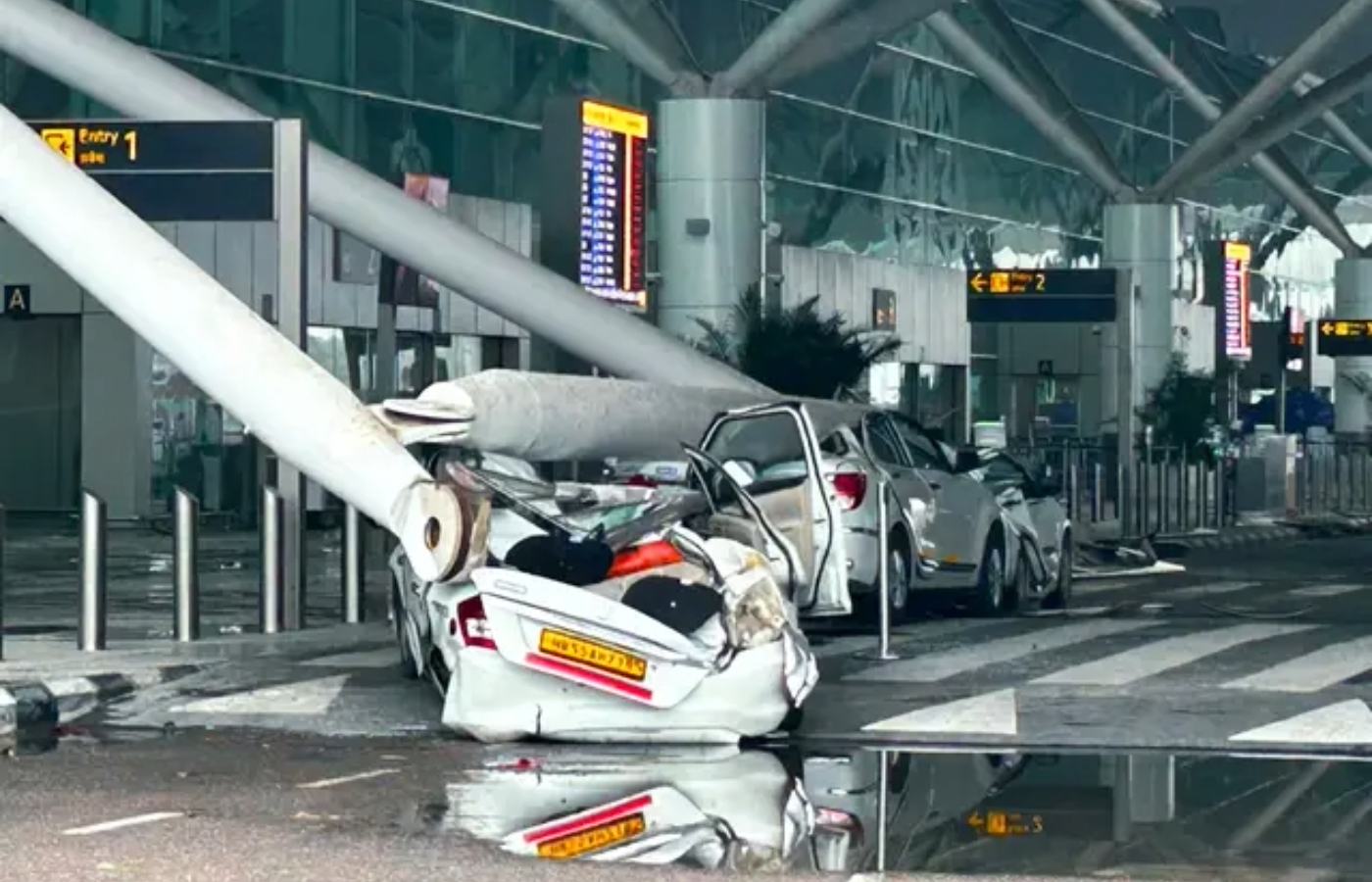 One dead and six injured after canopy collapse at New Delhi airport 