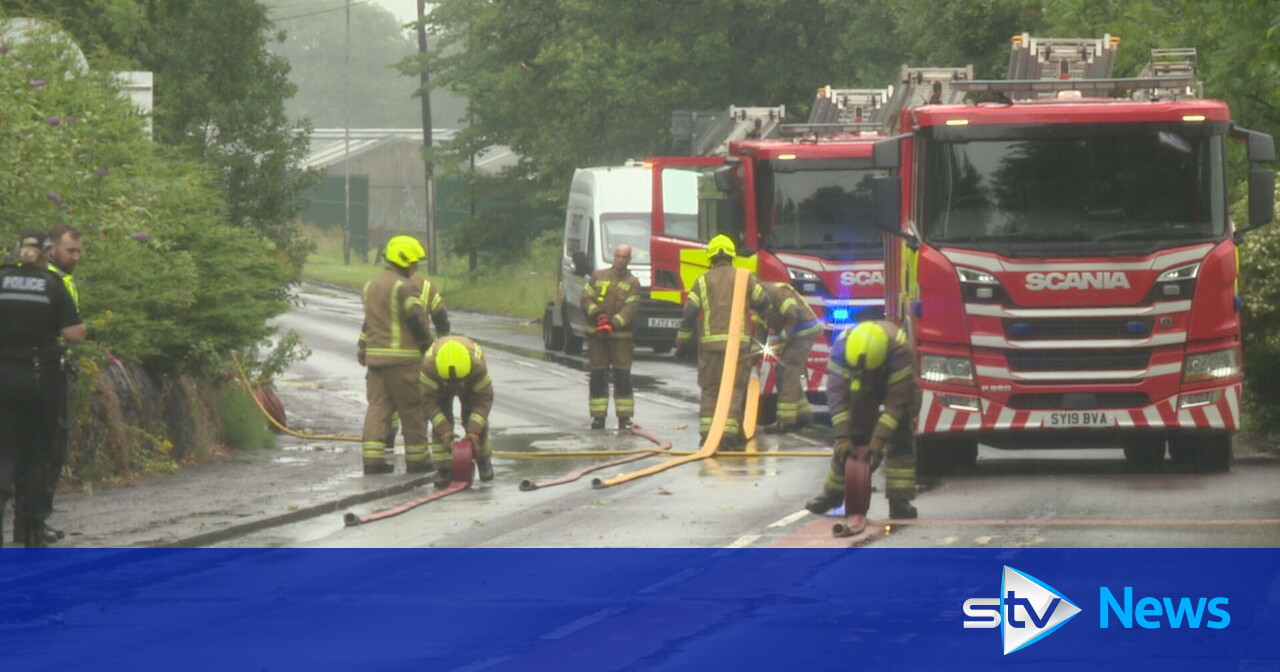 Fire crews tackle blaze during night at derelict Dumbuck House Hotel in ...