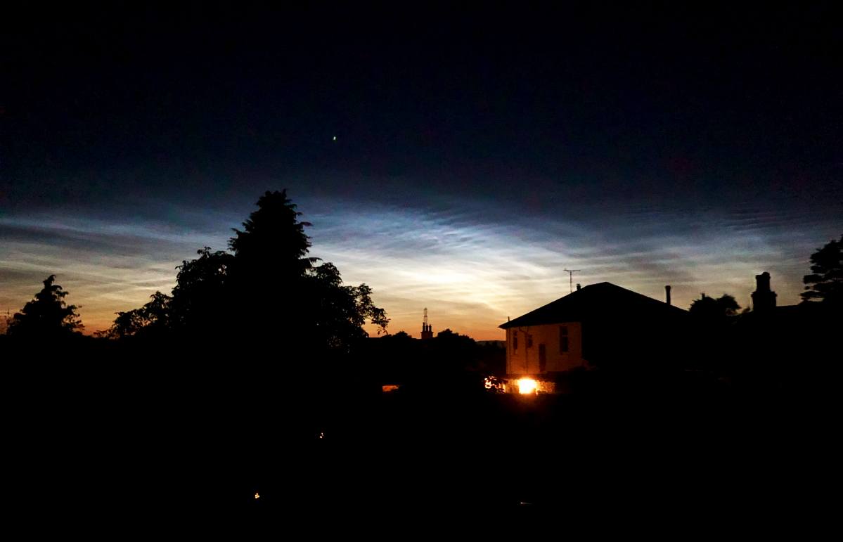 Noctilucent clouds are seen very late or during the early hours.