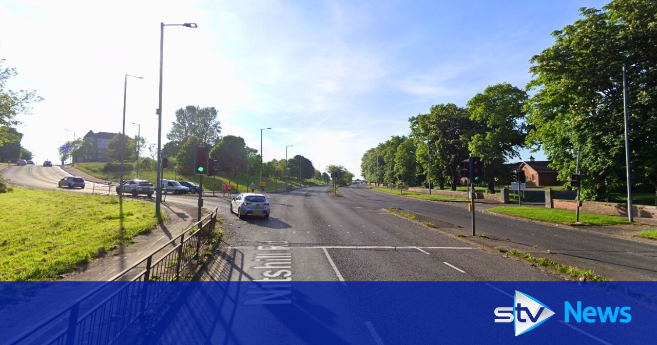 Girl, 13, rushed to hospital after being struck by car in Glasgow | STV ...