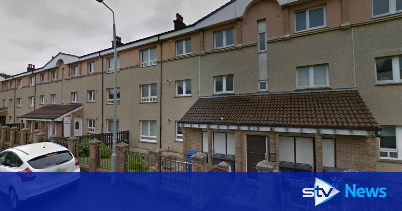Man dies after falling from window of flat in Clydebank | STV News