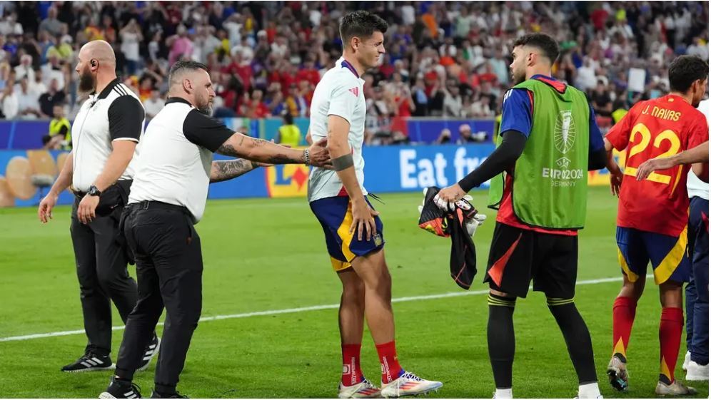 Spain hopeful over Alvaro Morata fitness after collision with security staff