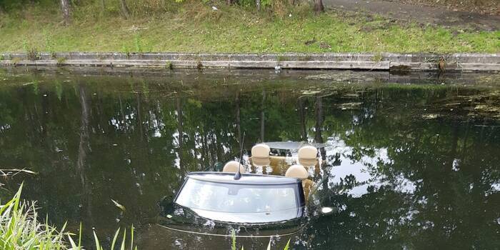 Edinburgh canal ‘partially blocked’ after car stolen from 200 miles away dumped in water