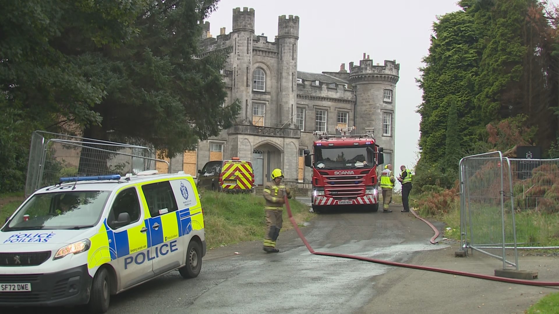 Six fire engines and one height vehicle were sent to Airth Castle Hotel.