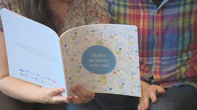 Expectant Dundee families to be given new baby bonding book