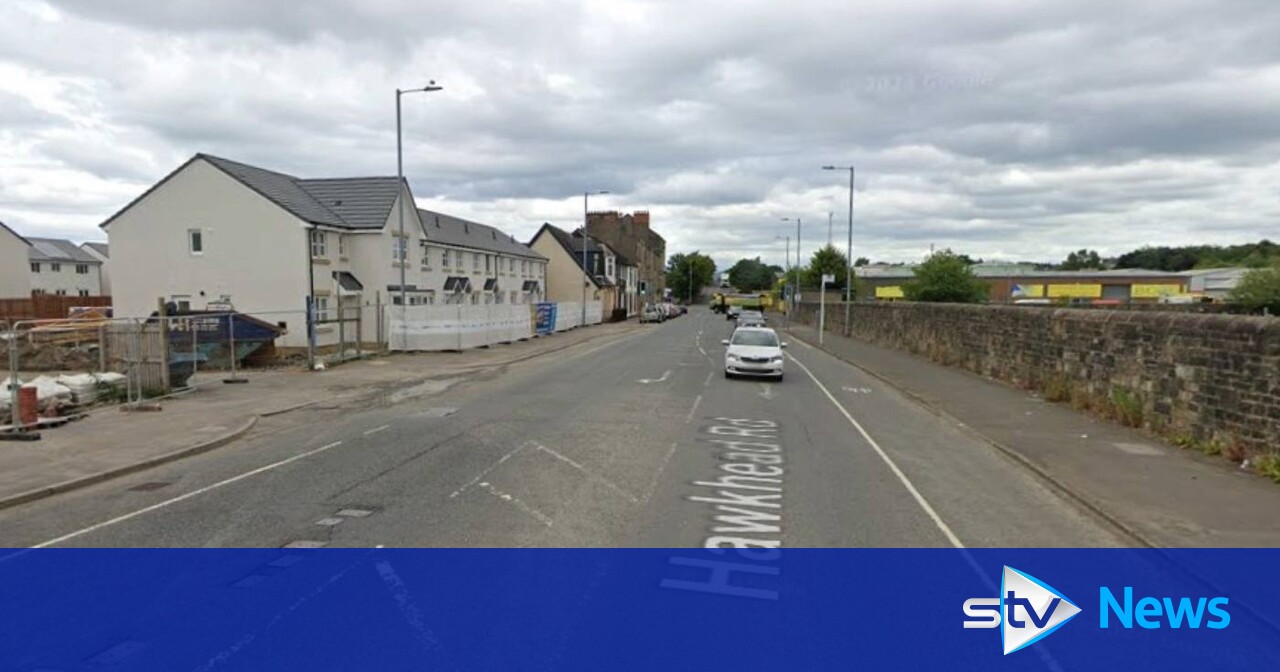 Man dies in hospital days after two people struck by car in Paisley ...