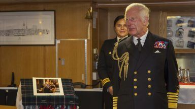 King thanks Royal Navy submariners for their service