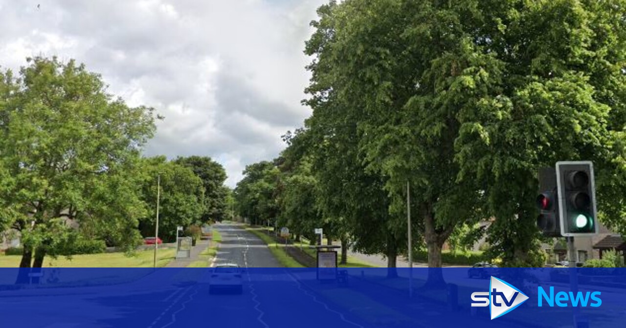 Cyclist, 23, taken to hospital after crash with car in Paisley | STV News