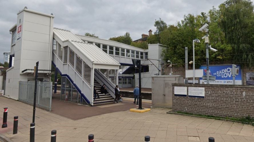 Person dies at Hamilton railway station as police investigate circumstances