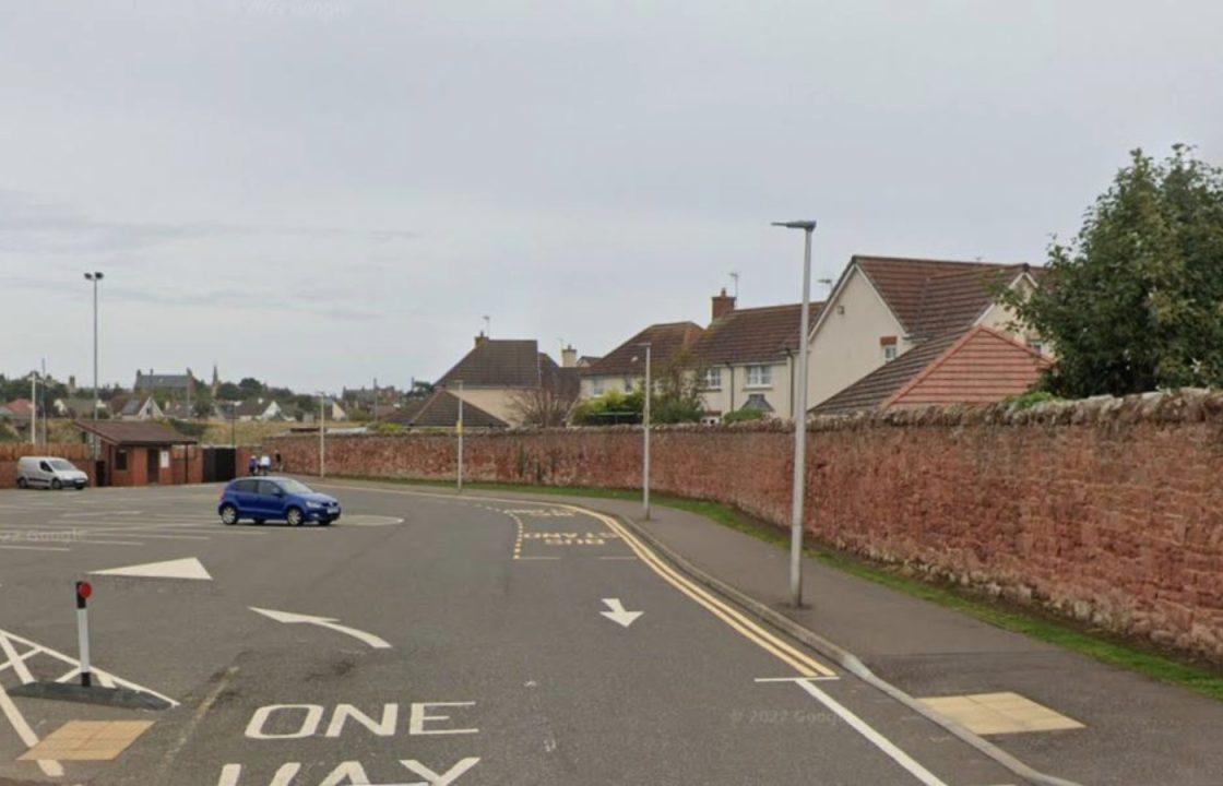 Parking ban at East Lothian primary school ‘not enforceable’ after parent complaints