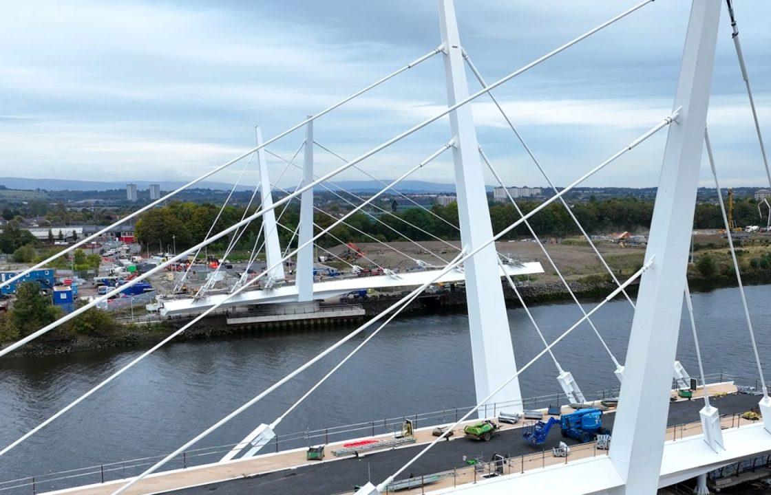 Drone footage captures latest progress on Renfew Bridge on River Clyde