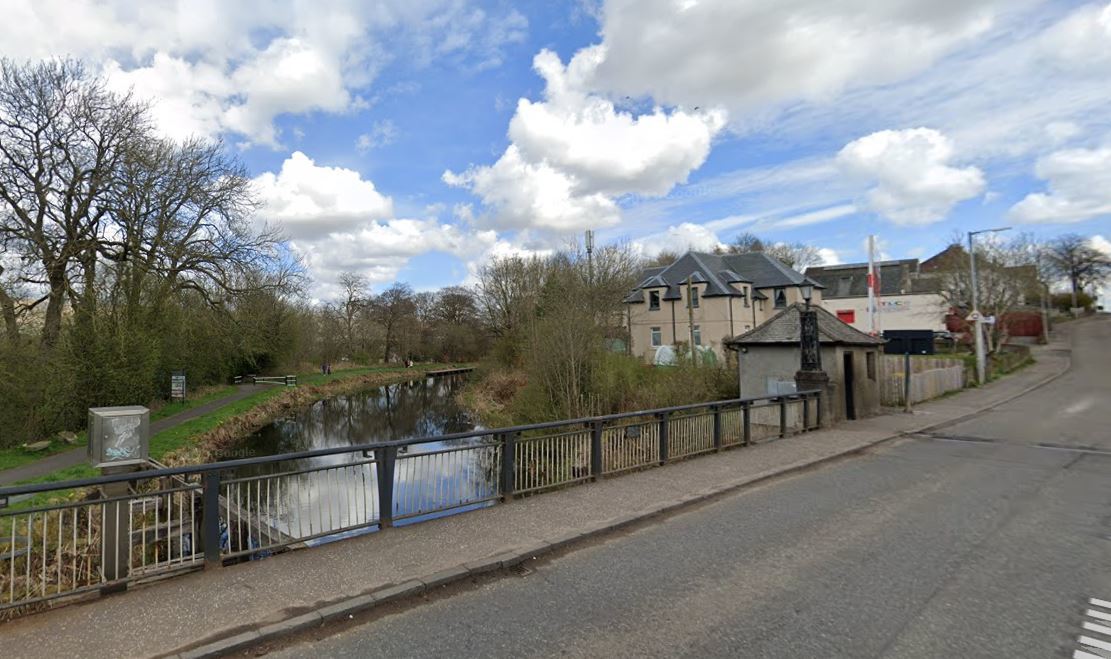 Man pulled from water after ‘falling’ into Kirkintilloch canal and getting into difficulty