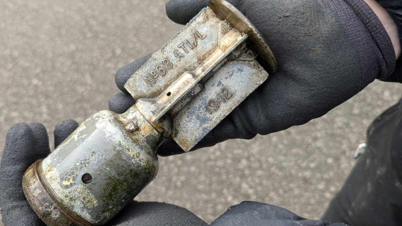 Bomb squad called to canal after magnet fishers find World War Two ‘explosive’ in Falkirk