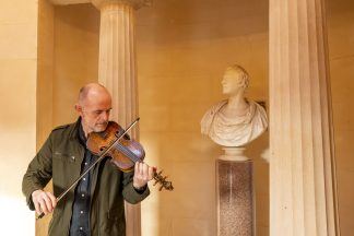 Baroque fiddle believed to have been played by Robert Burns set for Carnegie Hall debut in New York