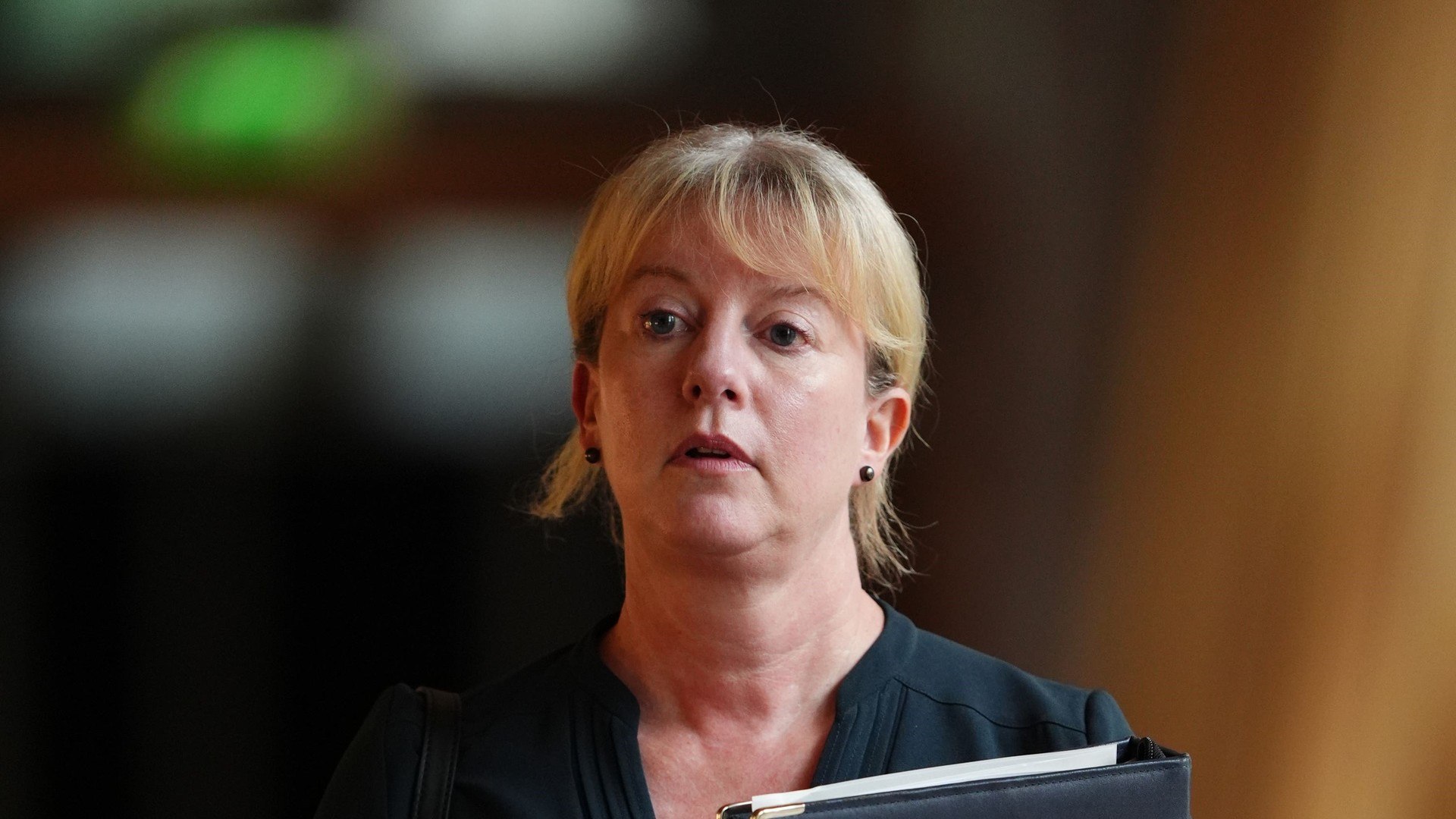 Finance Secretary Shona Robison has been urged to help the struggling retail sector. 