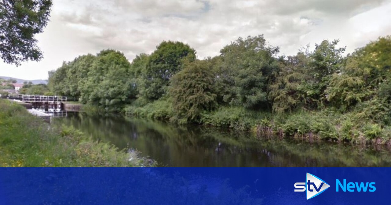 Man taken to hospital after falling in Glasgow canal | STV News