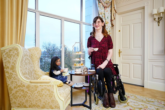 Jyoti Amge, shortest woman, and Rumeysa Gelgi, tallest woman, meet for the first time and share afternoon tea