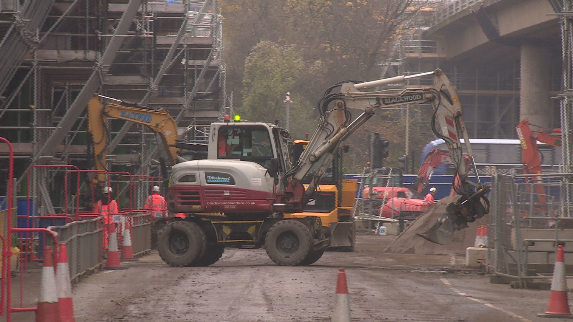 The temporary propping works under the M8 have themselves seen delays and cost overruns.