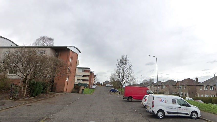 Knife seized from teenagers following disturbance in Glasgow