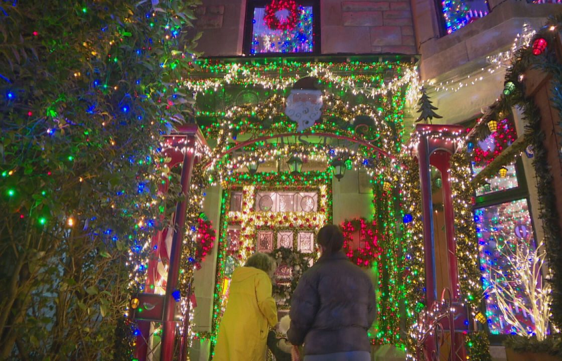 West Kilbride family dazzles street with ‘magical’ Christmas display in aid of charity