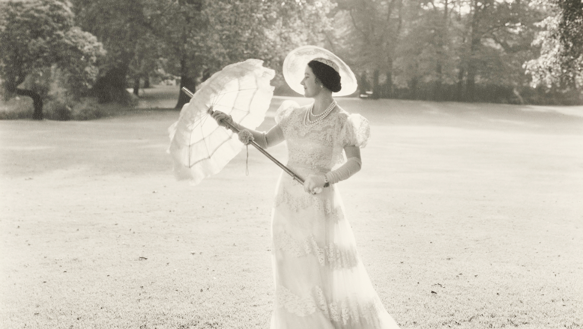 Photographic portraits of royal family taken over a century to go on display