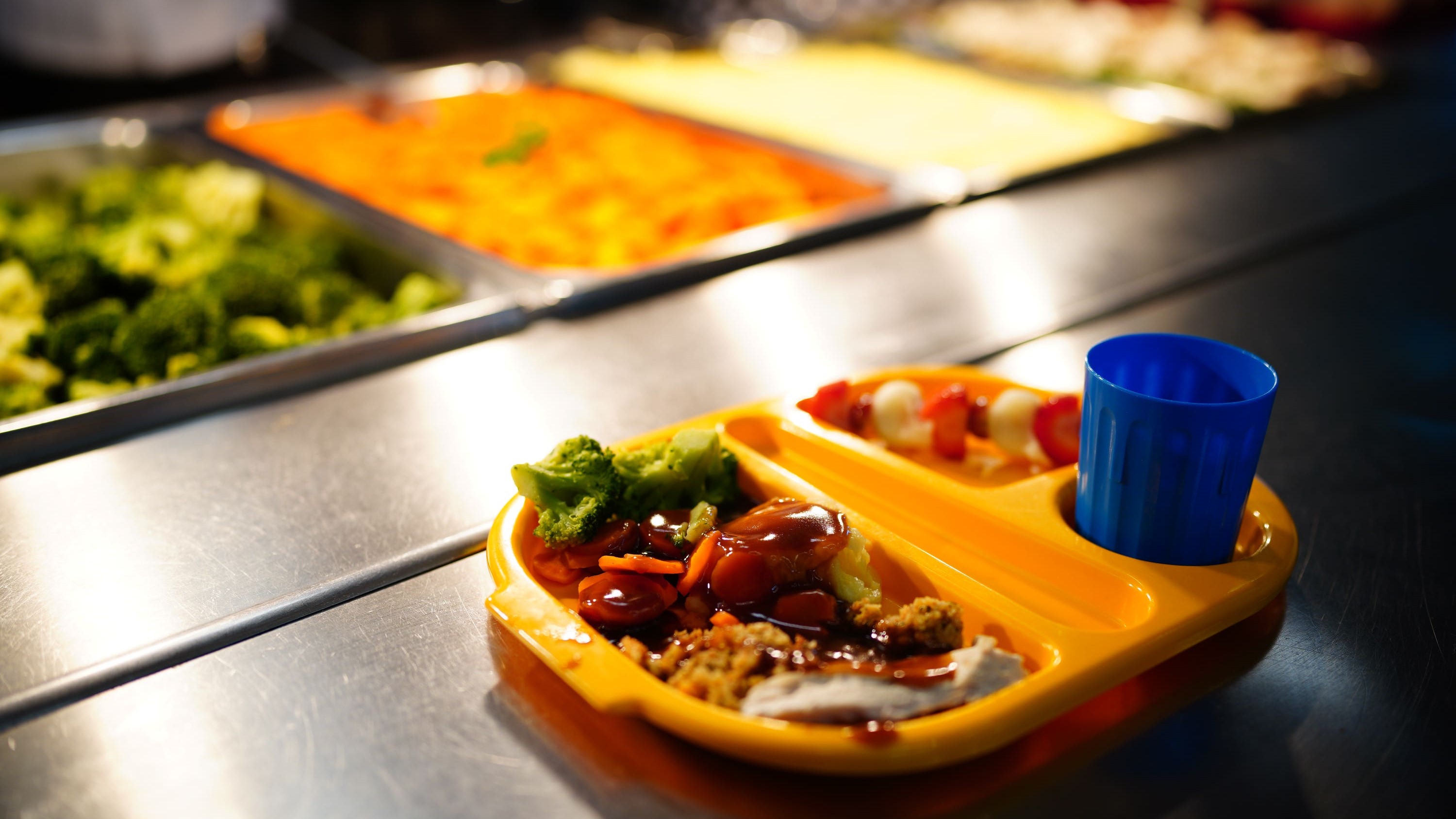 The Scottish Government said an estimated 25,000 more children would benefit from free school meals when it expands the policy to P6 and P7 pupils who receive the Scottish child payment in February 