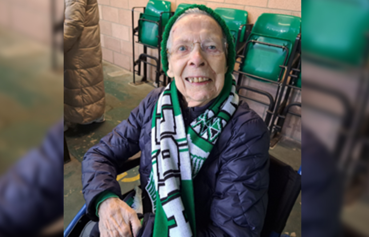 She was presented with a Hibs scarf as a souvenir of the day.