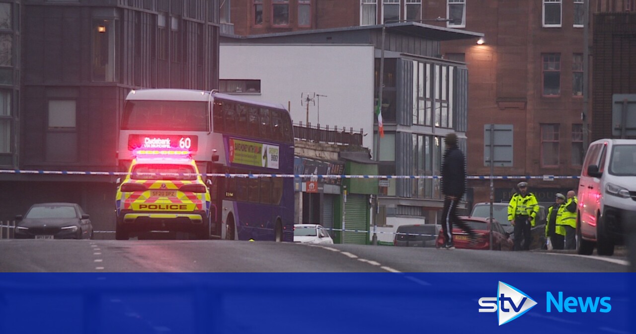 Roads closed near Glasgow city centre after pedestrian hit by bus in ...