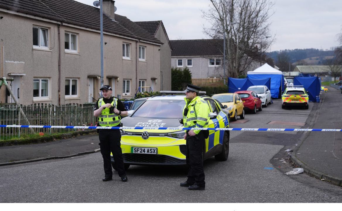 Man, 19, arrested after death of 21-year-old in Paisley