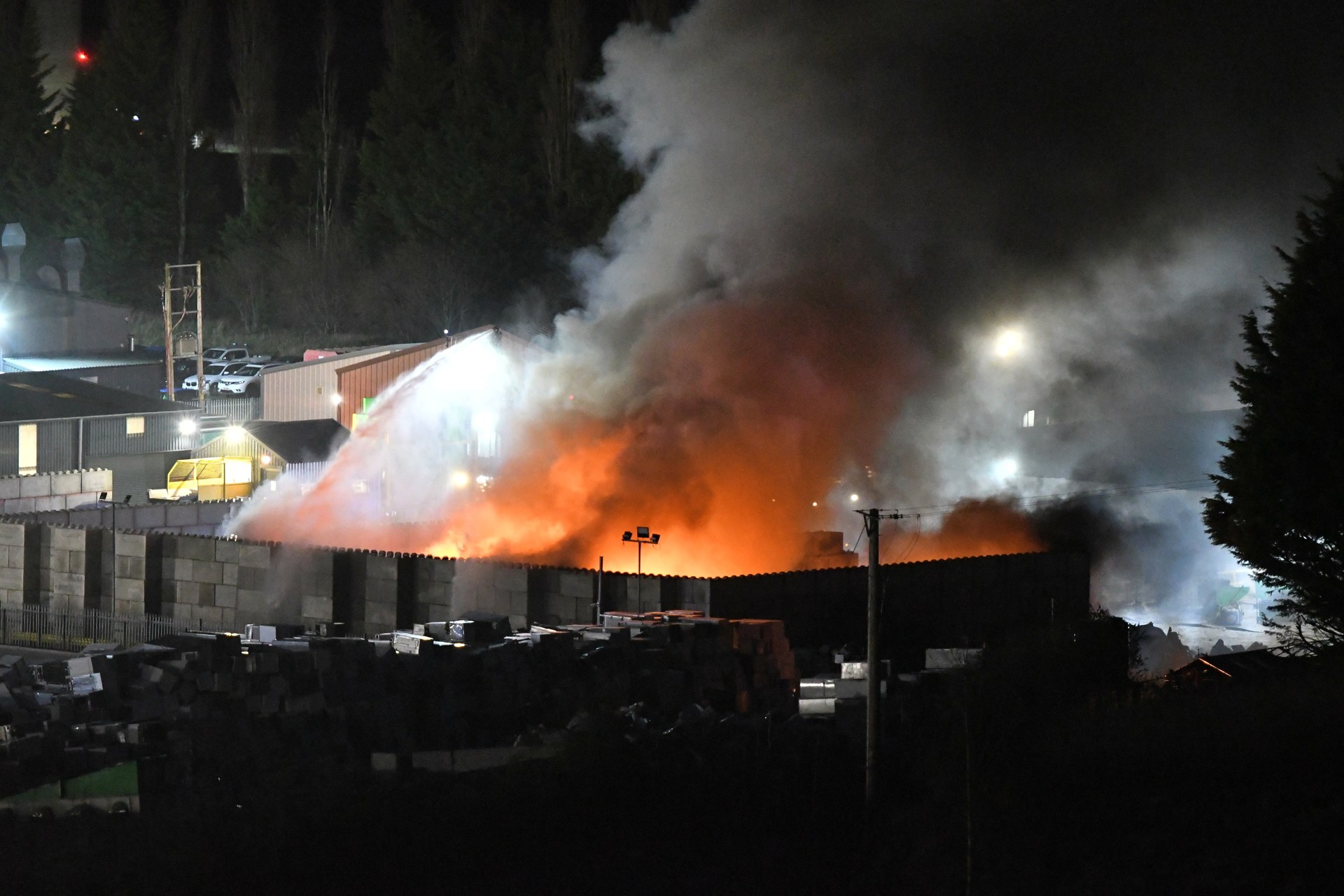 A section of the M90 has been closed on Tuesday morning due to a nearby recycling centre fire.Emergency services were called to Perth's Lower Friarton Road following reports of a fire within a recycling centre at around 4.30am.