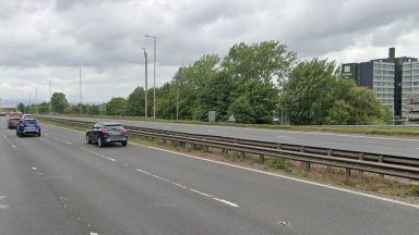 M8 closed near Glasgow Airport due to ongoing police incident