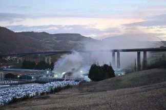 M90 closed in both directions due to Perth recycling centre fire