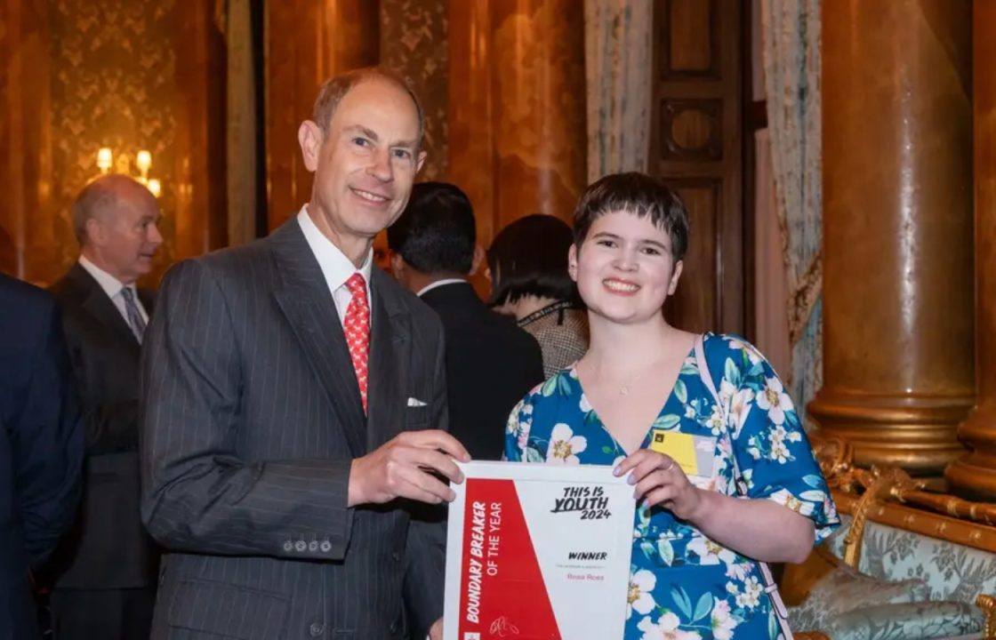 Royal award for ‘selfless’ teenager who supported fellow young cancer patients