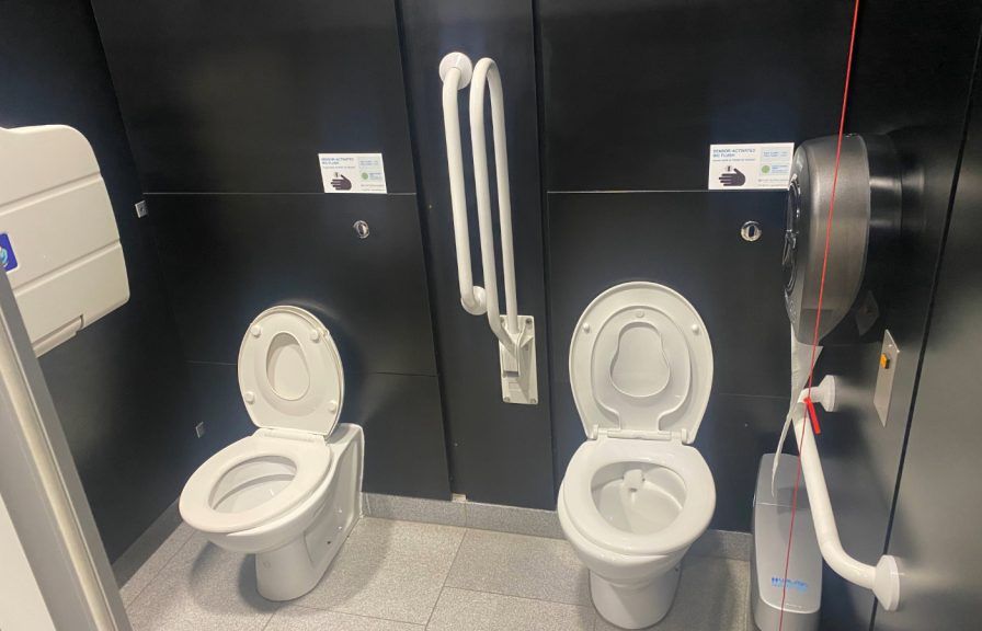 Toilet in Scottish shopping centre crowned UK's Loo of the Year | STV News