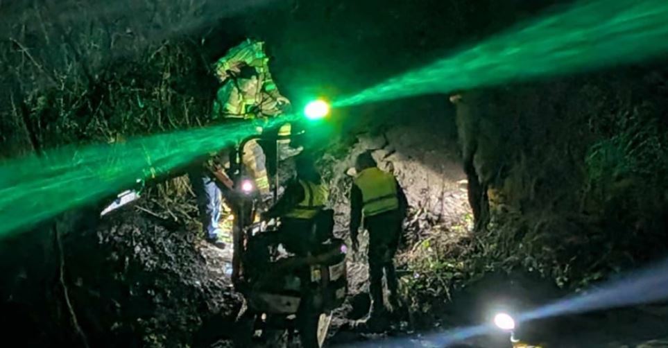 Eight hour rescue operation after Cocker Spaniel falls down drain in Dunfermline