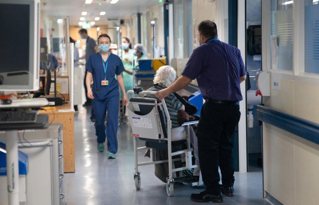 NHS has spent more than £900m on temporary staff since 2019, figures suggest