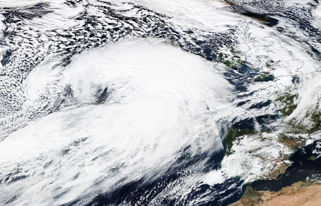 Storm Eowyn live: Scotland battered with hurricane force winds amid Met Office red warning