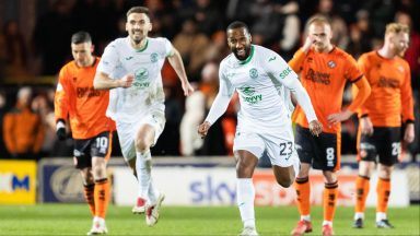 Hibernian score two late goals to win at Dundee United and move up to fourth