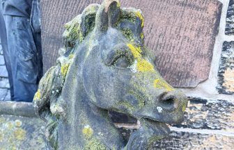 Unicorn sculptures on Royal Mile to have missing horns restored