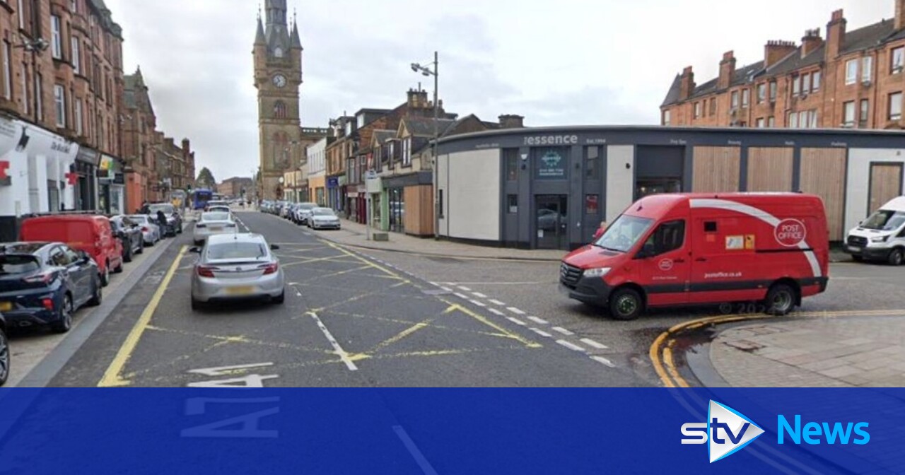 Man in wheelchair taken to hospital after being hit by car in Renfrew ...