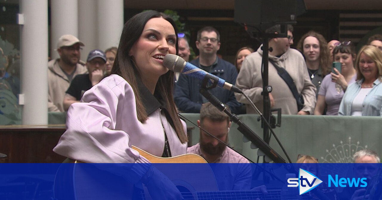 Amy Macdonald ist nach Unterstützung ihrer Heimatstadt bei einem Auftritt ...