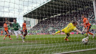 Hibernian improve their hopes of finishing third with defeat of Dundee United