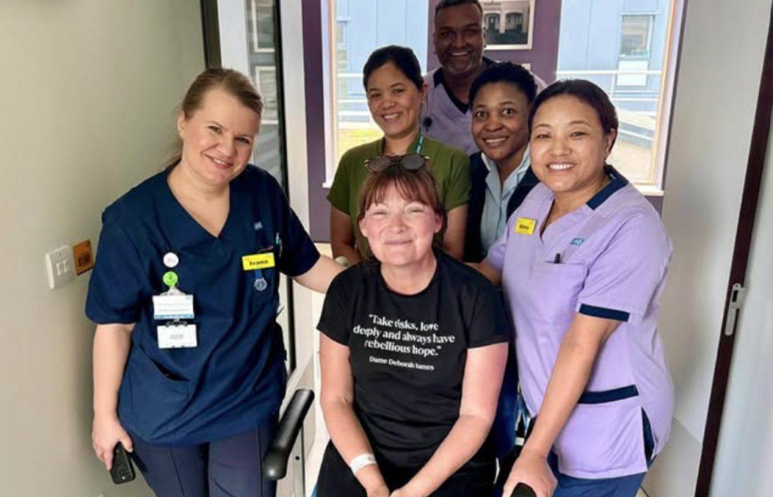 Lorraine Kelly issues health update after undergoing surgery