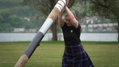 Meet the caber-tossing, hammer throwing female athletes of the Highland Games